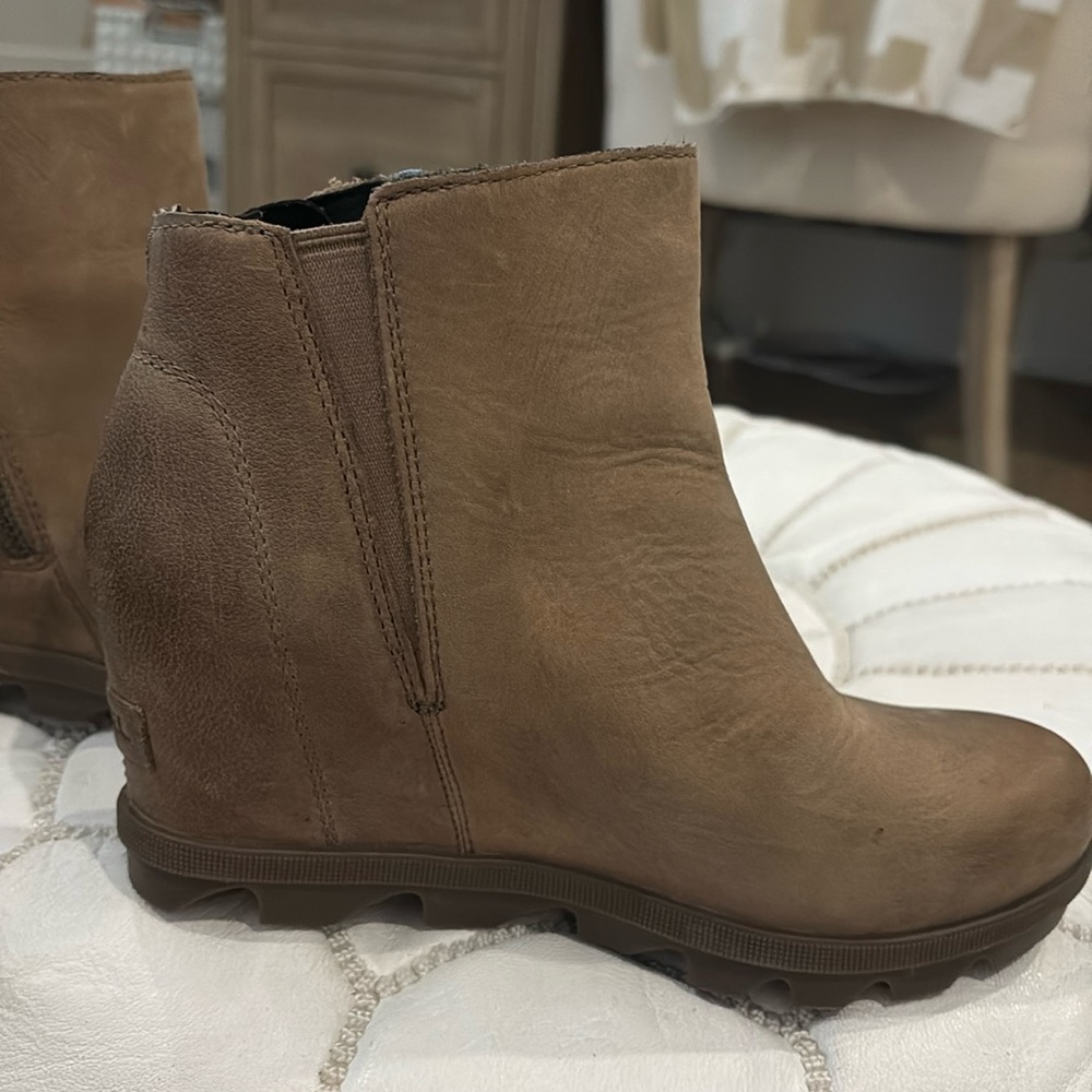 Sorel boots leather